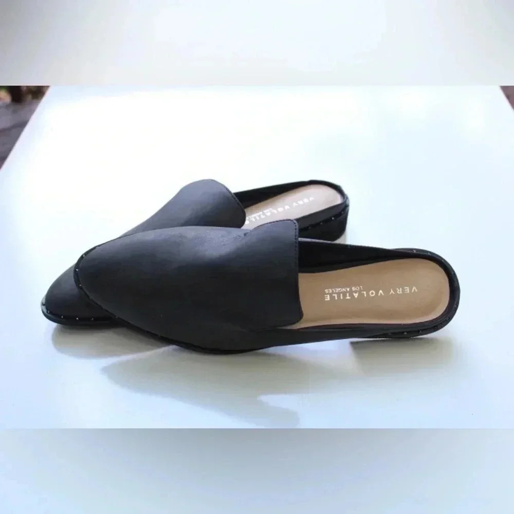 NWOT Very Volatile studded mules